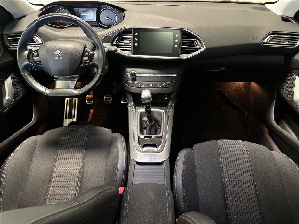 Peugeot 308 SW 1,2 PureTech Infinity 130HK Stc 6g - Image 6