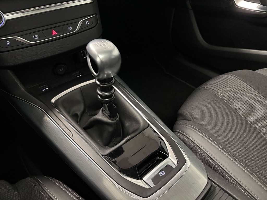 Peugeot 308 SW 1,2 PureTech Infinity 130HK Stc 6g - Image 16