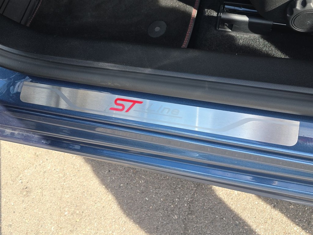 Ford Focus 1,0 EcoBoost Hybrid ST-Line X 155HK 5d 6g - Image 25