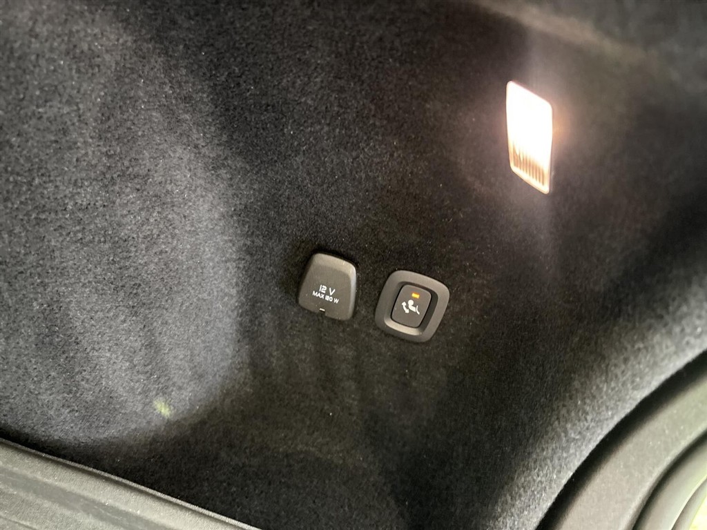 Volvo V60 2,0 T6 Recharge Plugin-hybrid Inscription Expression 340HK Stc 8g Aut. - Image 15
