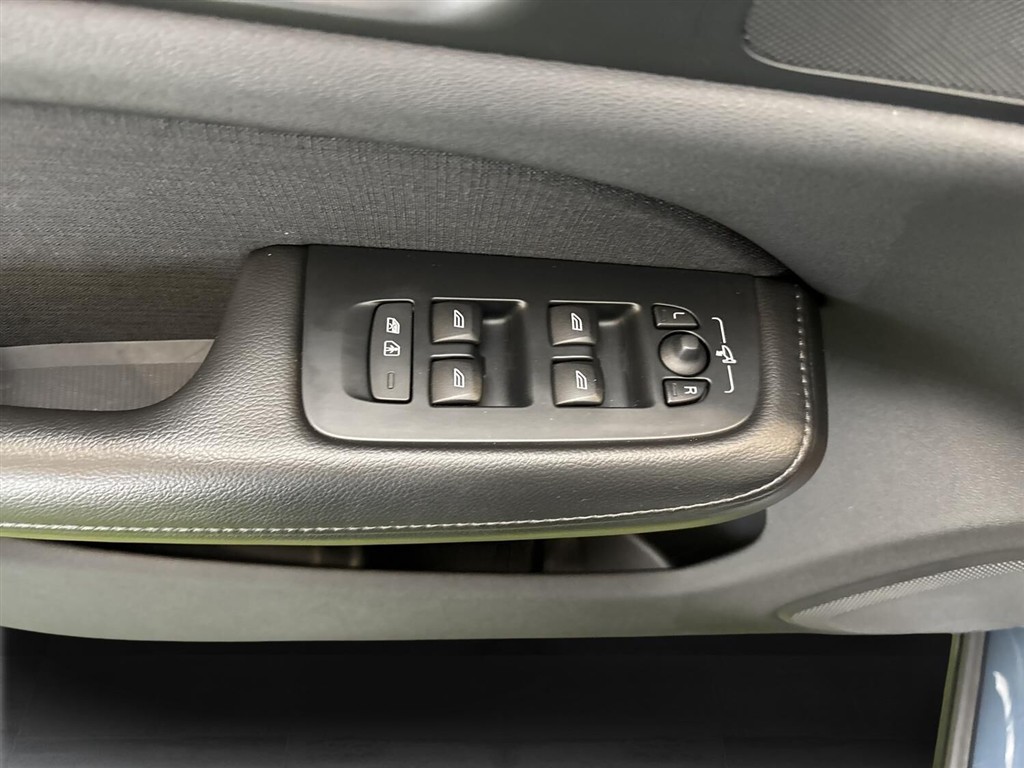 Volvo V60 2,0 T6 Recharge Plugin-hybrid Inscription Expression 340HK Stc 8g Aut. - Image 19
