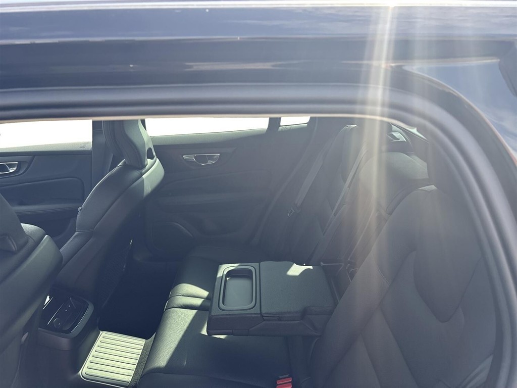 Volvo V60 2,0 T8 Twin Engine Plugin-hybrid Inscription AWD 390HK Stc 8g Aut. - Image 7