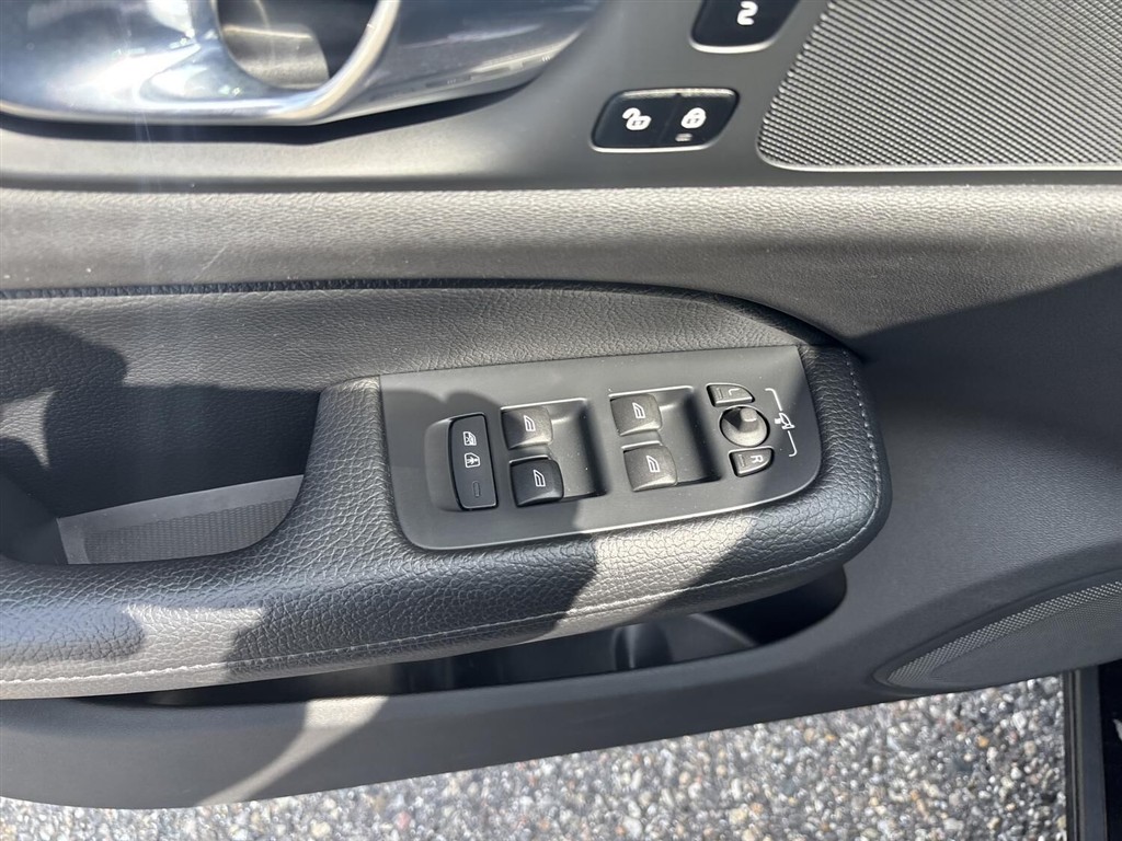 Volvo V60 2,0 T8 Twin Engine Plugin-hybrid Inscription AWD 390HK Stc 8g Aut. - Image 17