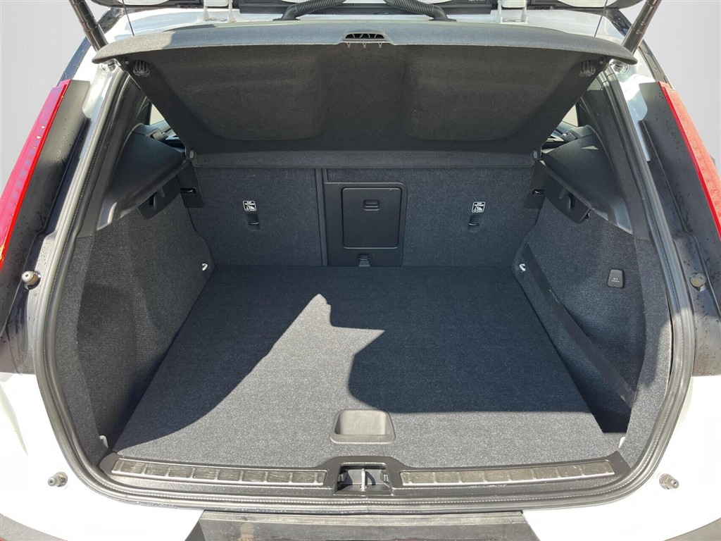 Volvo XC40 1,5 T5 Recharge Plugin-hybrid R-design 262HK 5d 7g Aut. - Image 11