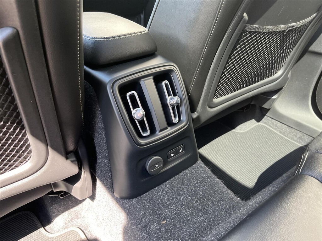 Volvo XC40 1,5 T5 Recharge Plugin-hybrid R-design 262HK 5d 7g Aut. - Image 14