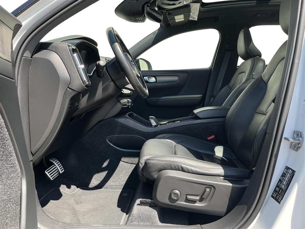 Volvo XC40 1,5 T5 Recharge Plugin-hybrid R-design 262HK 5d 7g Aut. - Image 4