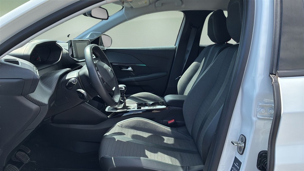 Peugeot 208 1,2 PureTech Platin Pack 100HK 5d 6g - Image 7