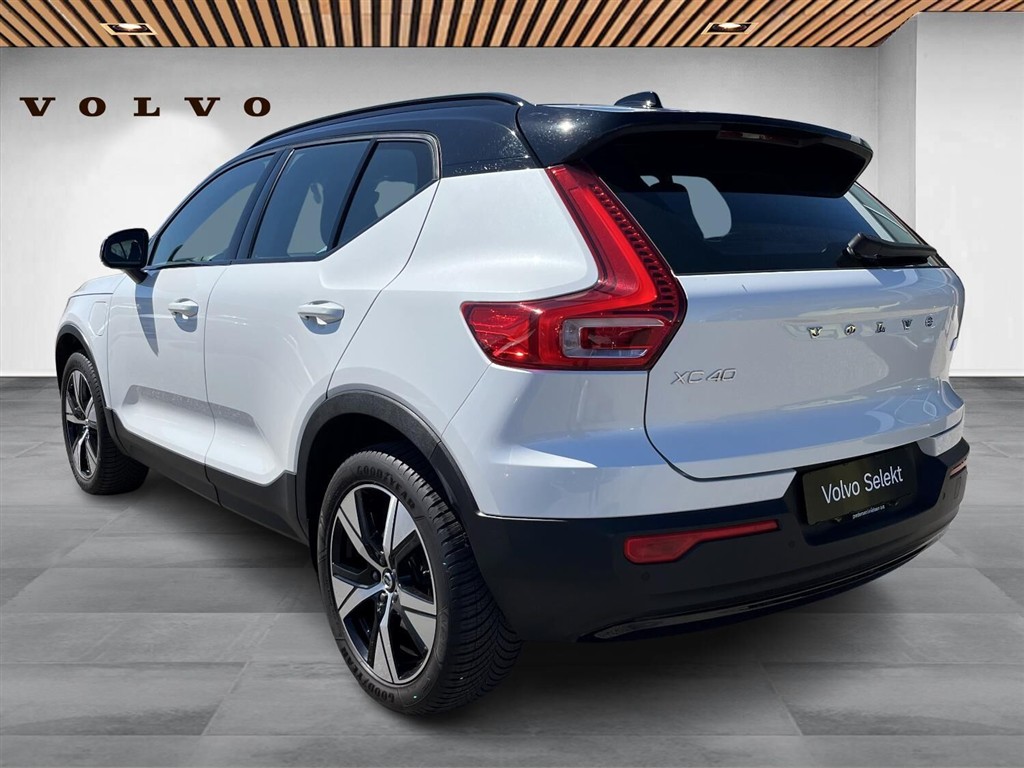 Volvo XC40 1,5 T5 Twin Engine Plugin-hybrid R-design 262HK 5d 7g Aut. - Image 2