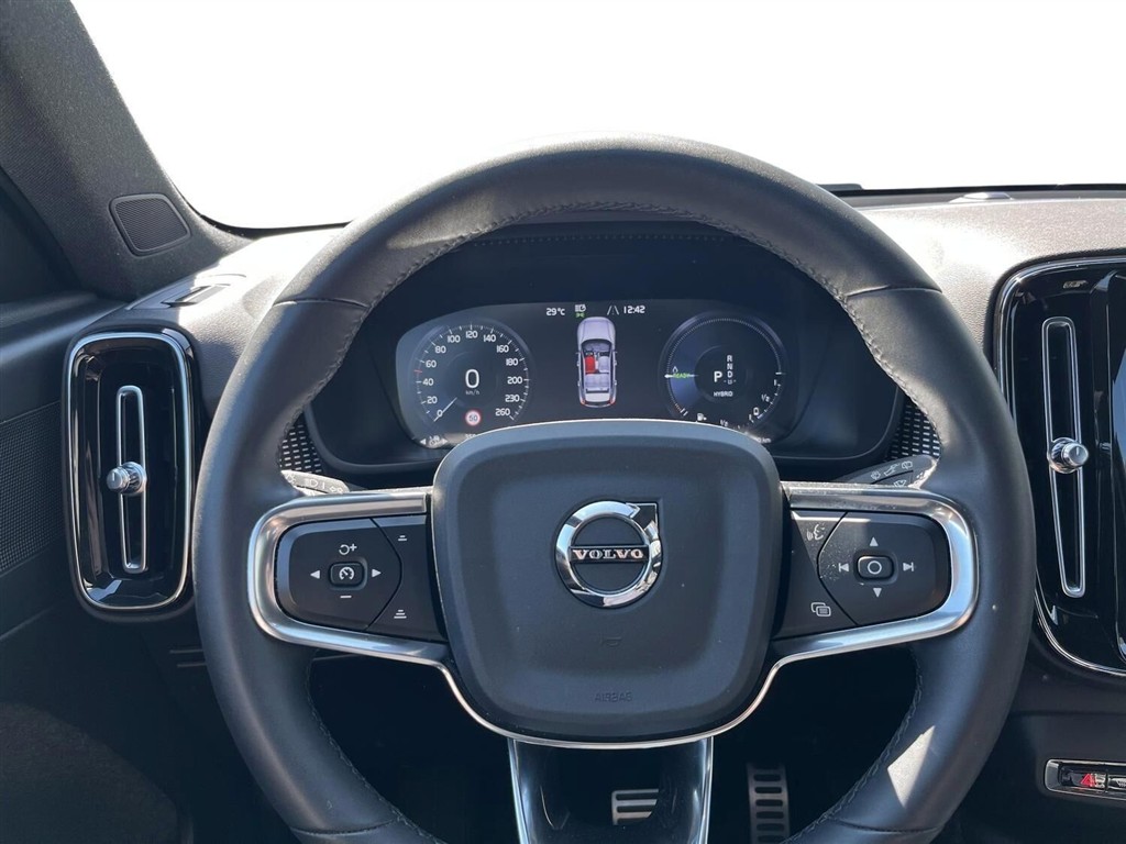 Volvo XC40 1,5 T5 Twin Engine Plugin-hybrid R-design 262HK 5d 7g Aut. - Image 11