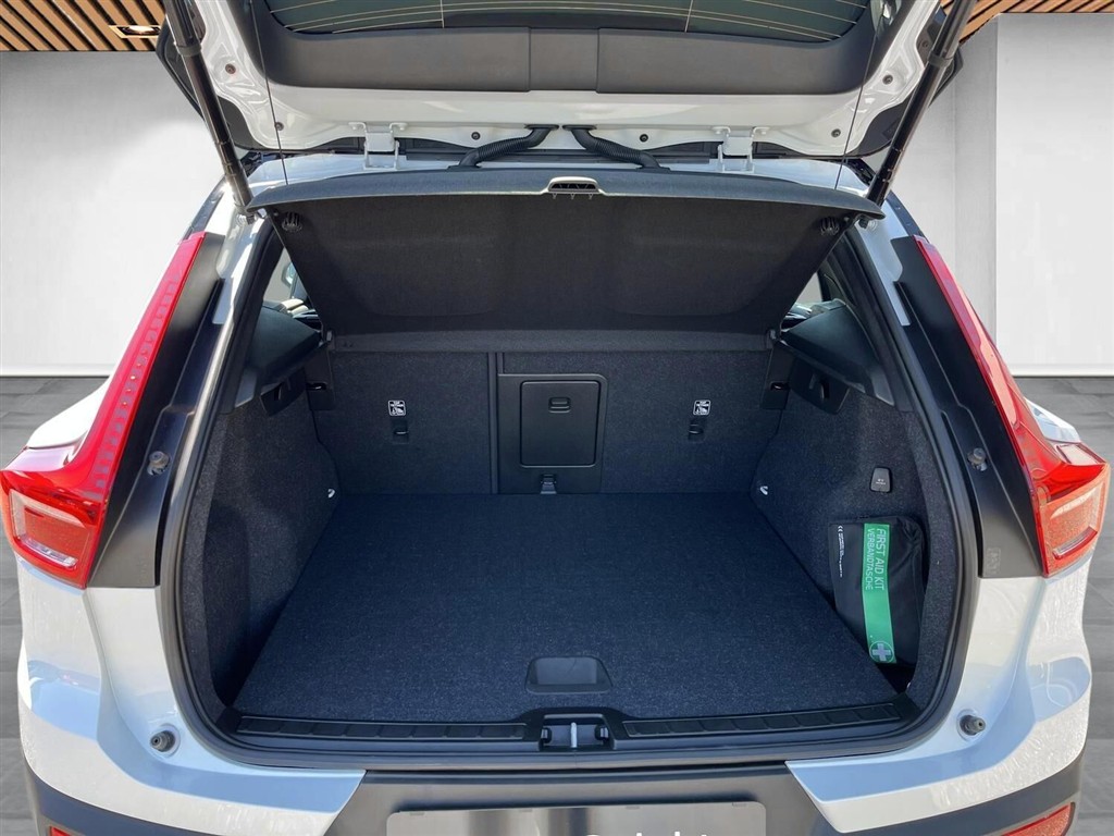 Volvo XC40 1,5 T5 Twin Engine Plugin-hybrid R-design 262HK 5d 7g Aut. - Image 14