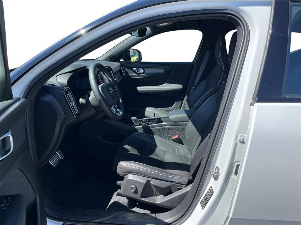Volvo XC40 1,5 T5 Twin Engine Plugin-hybrid R-design 262HK 5d 7g Aut. - Image 5