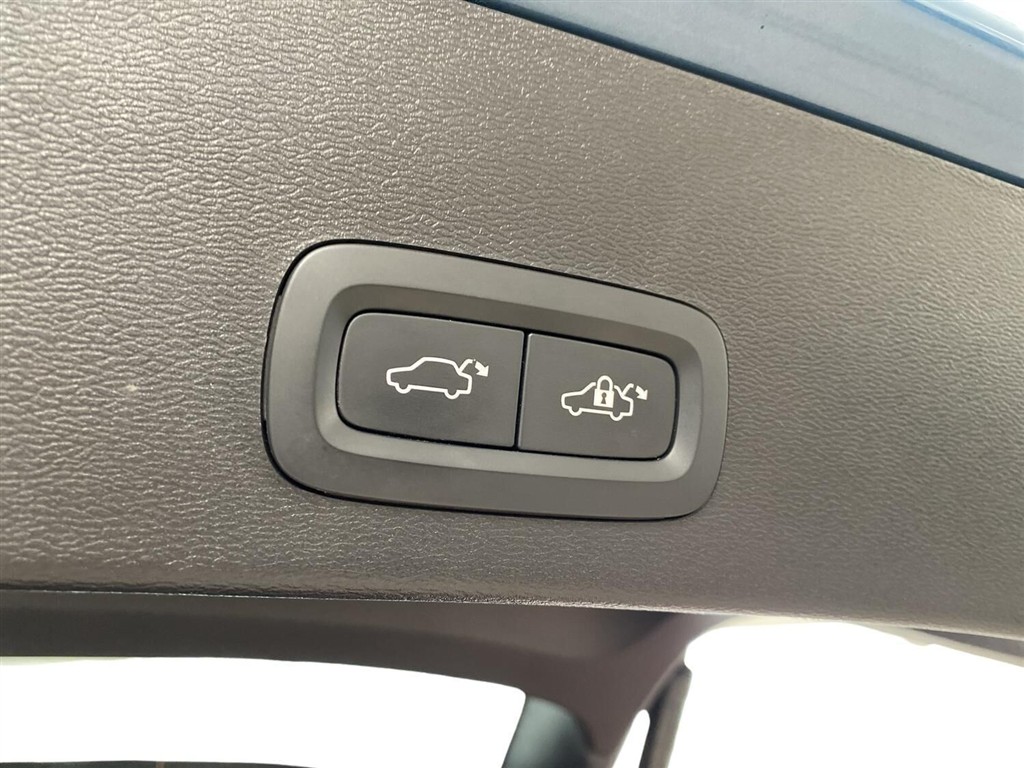 Volvo XC40 P6 Recharge Ultimate 231HK 5d Aut. - Image 16