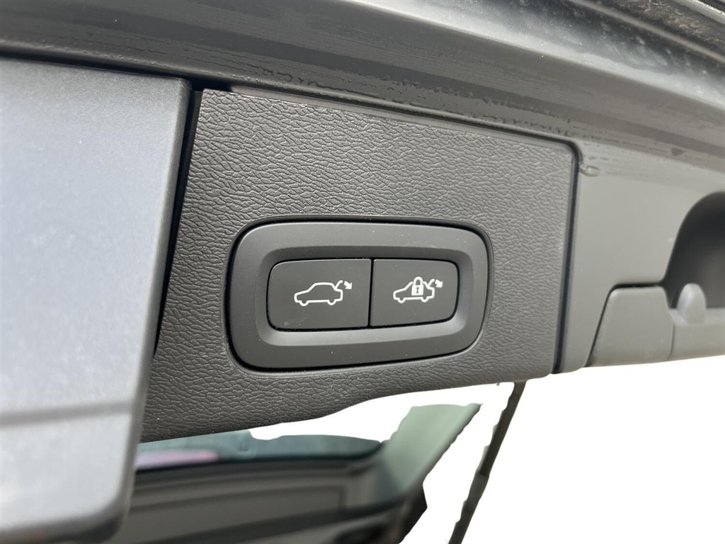 Volvo XC60 2,0 T6 Recharge Plugin-hybrid Ultimate AWD 350HK 5d 8g Aut. - Image 12