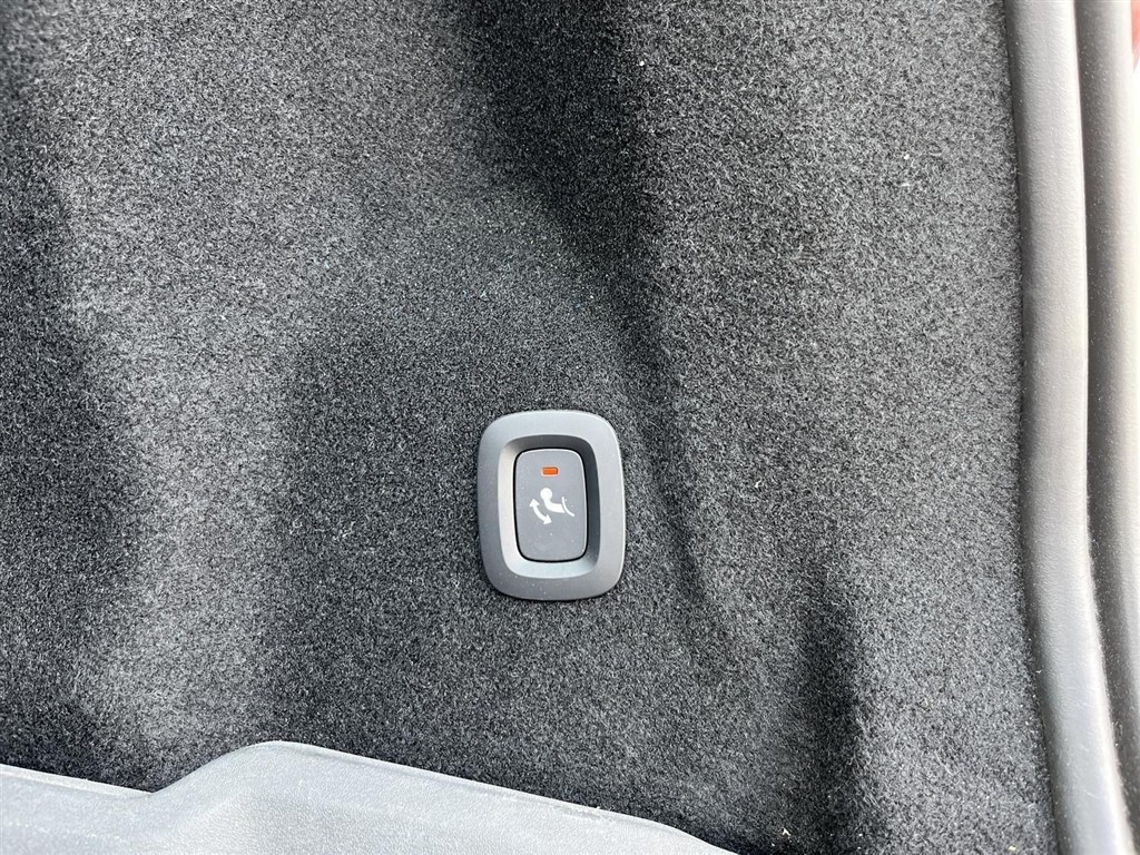 Volvo XC60 2,0 T6 Recharge Plugin-hybrid Ultimate AWD 350HK 5d 8g Aut. - Image 13