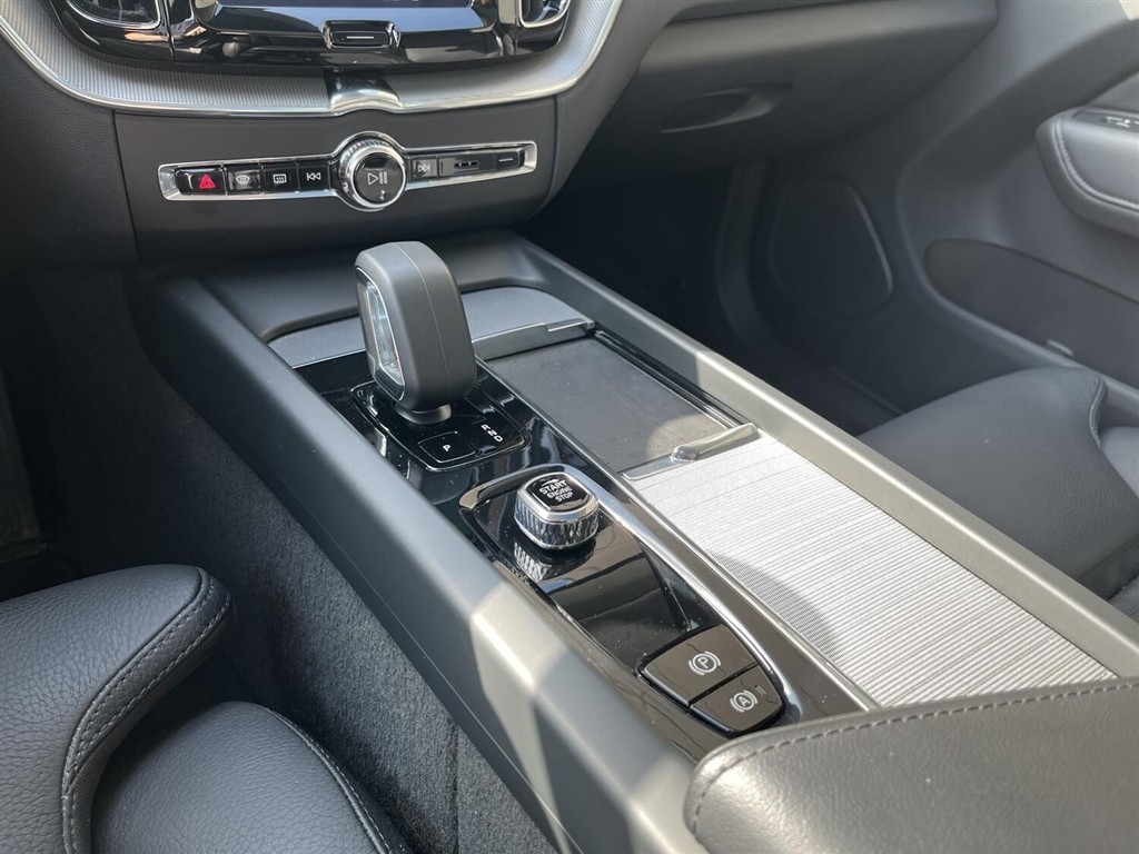 Volvo XC60 2,0 T6 Recharge Plugin-hybrid Ultimate AWD 350HK 5d 8g Aut. - Image 15