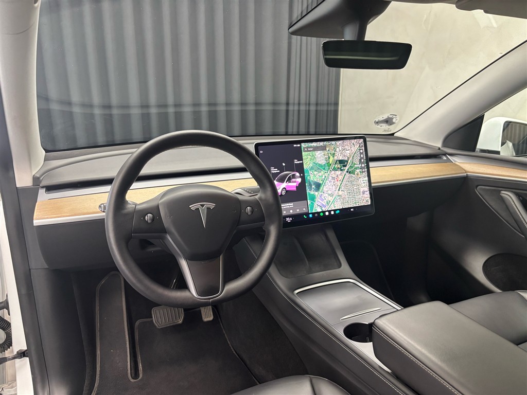 Tesla Model Y EL Long Range AWD 514HK 5d Aut. - Image 9
