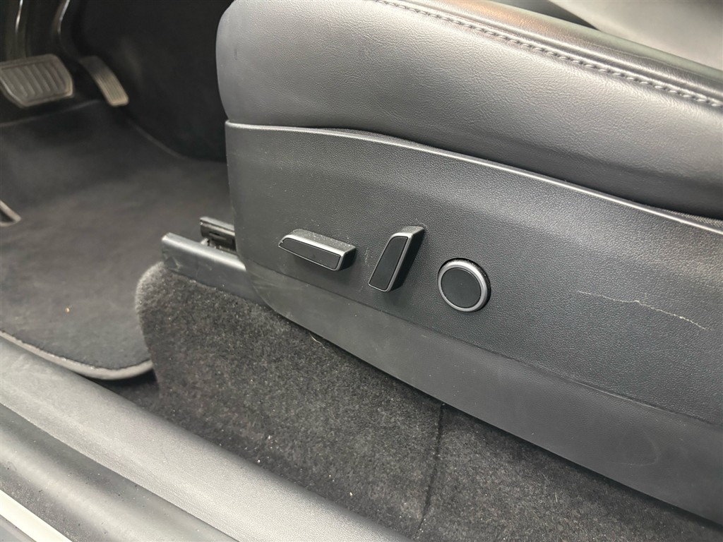 Tesla Model Y EL Long Range AWD 514HK 5d Aut. - Image 11