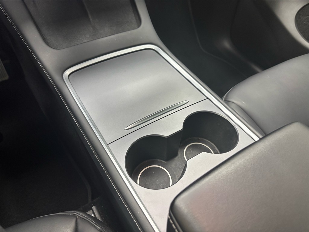 Tesla Model Y EL Long Range AWD 514HK 5d Aut. - Image 12