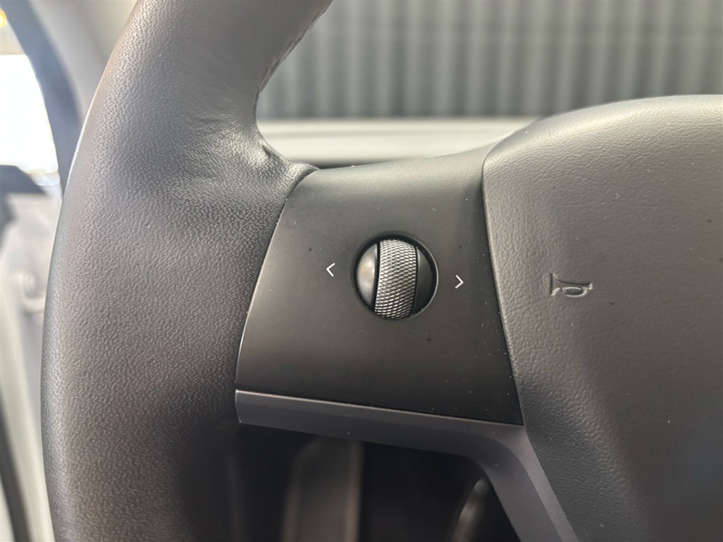 Tesla Model Y EL Long Range AWD 514HK 5d Aut. - Image 23