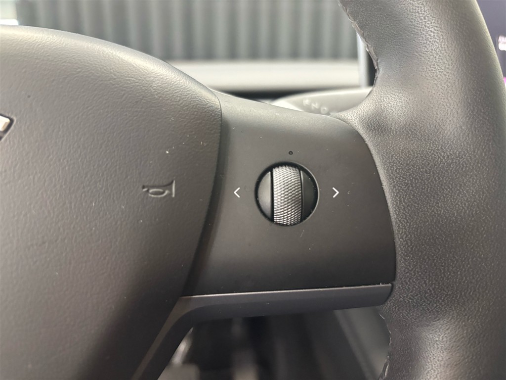 Tesla Model Y EL Long Range AWD 514HK 5d Aut. - Image 24