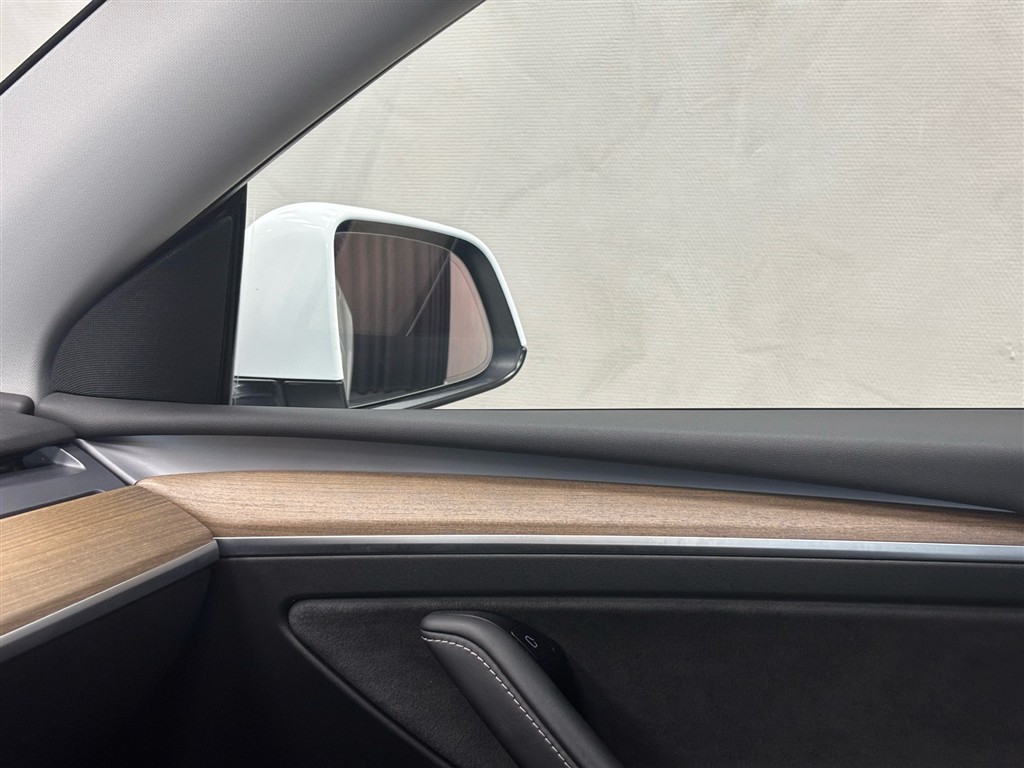 Tesla Model Y EL Long Range AWD 514HK 5d Aut. - Image 26