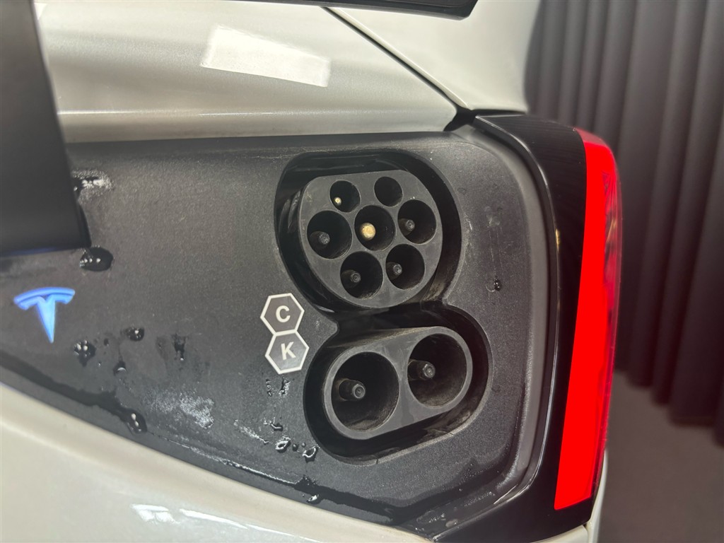 Tesla Model Y EL Long Range AWD 514HK 5d Aut. - Image 28