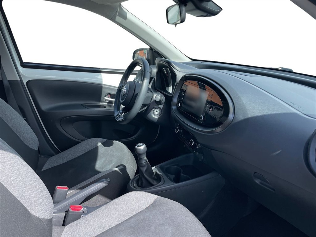 Toyota Aygo X 1,0 VVT-I Active 72HK 5d - Image 15