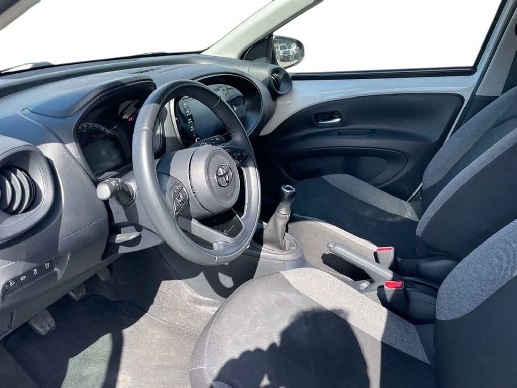 Toyota Aygo X 1,0 VVT-I Active 72HK 5d - Image 18