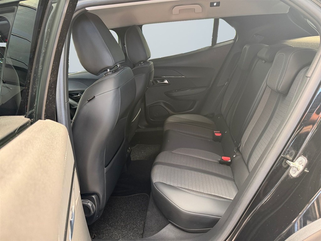 Peugeot e-2008 EL Allure Pack 136HK 5d Aut. - Image 15