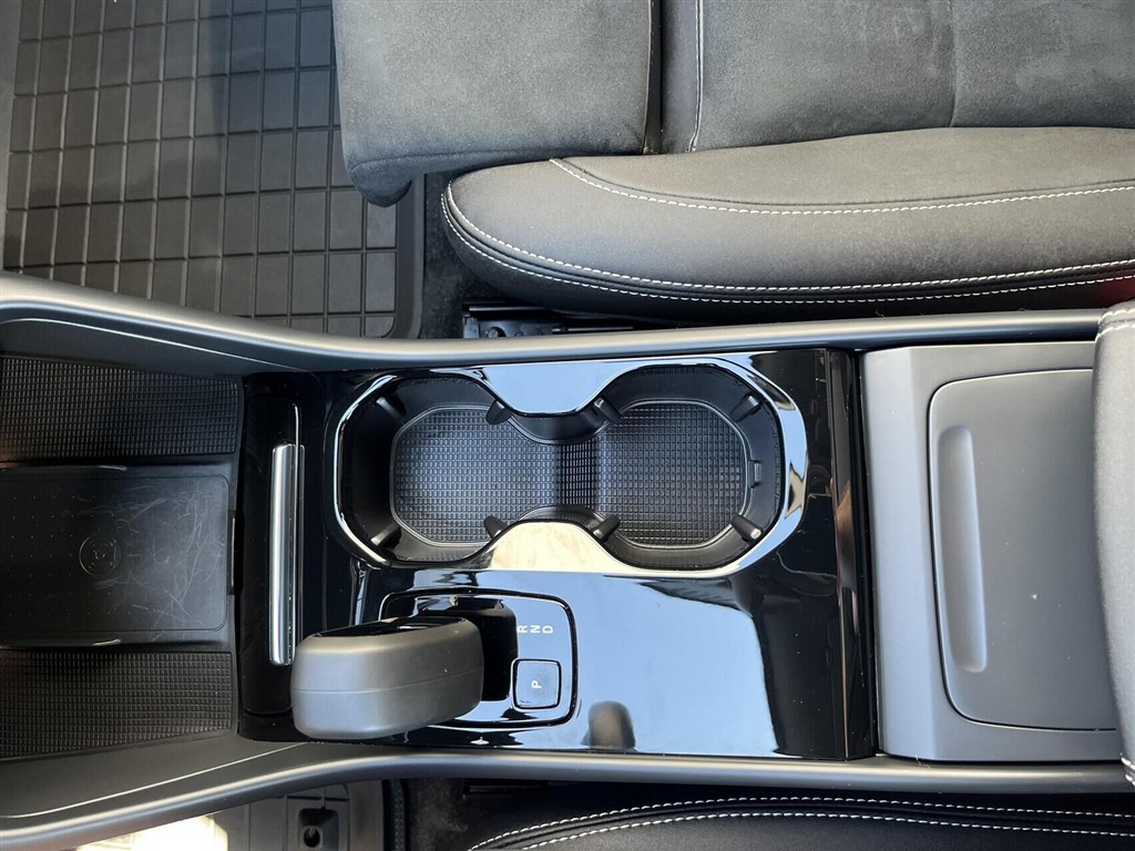 Volvo XC40 Recharge Extended Range Ultimate 252HK 5d Aut. - Image 19