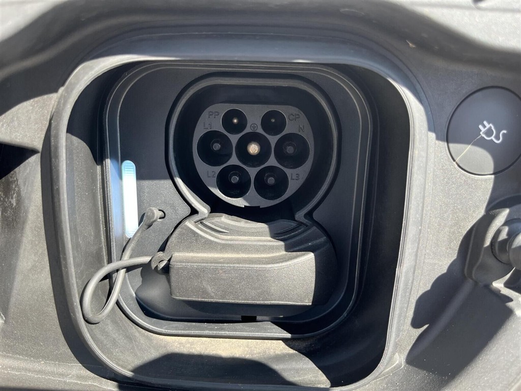 Volvo XC40 Recharge Extended Range Ultimate 252HK 5d Aut. - Image 28