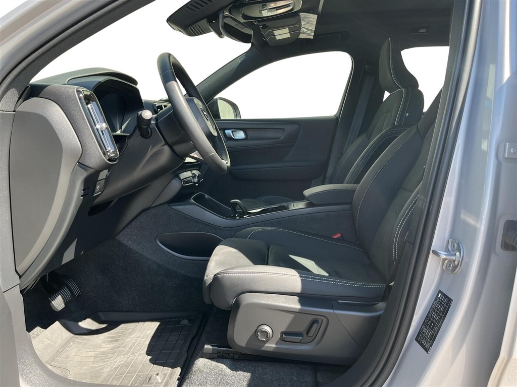 Volvo XC40 Recharge Extended Range Ultimate 252HK 5d Aut. - Image 4