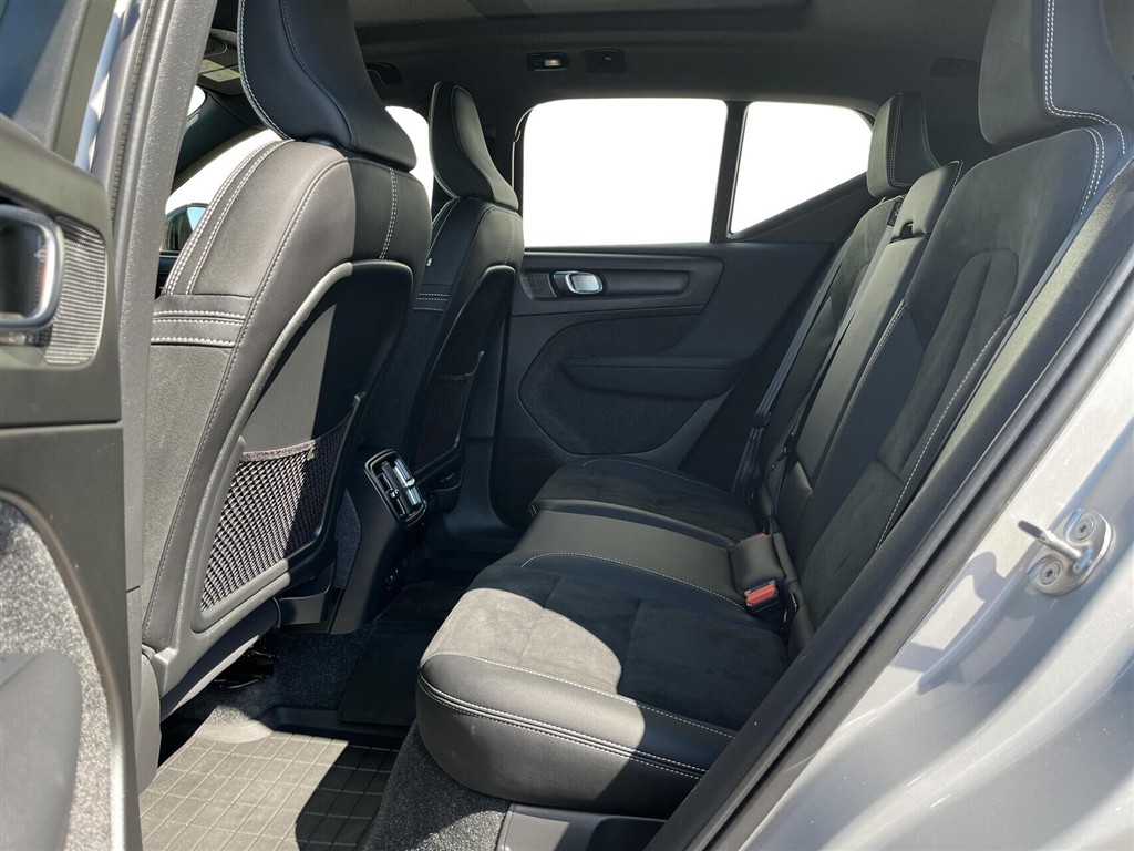Volvo XC40 Recharge Extended Range Ultimate 252HK 5d Aut. - Image 5