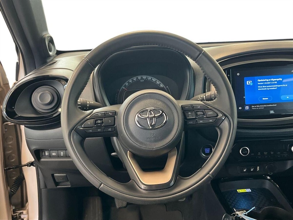 Toyota Aygo X 1,0 VVT-I Air Envy 72HK 5d - Image 12