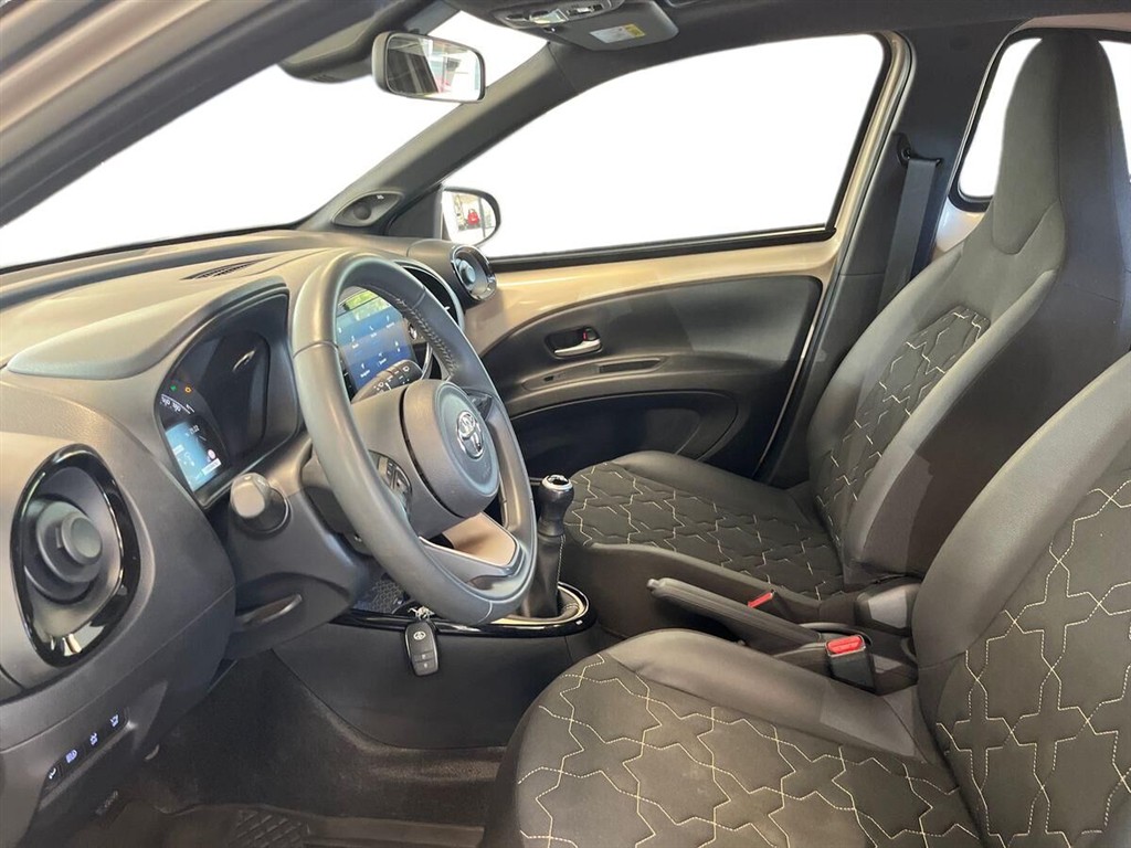 Toyota Aygo X 1,0 VVT-I Air Envy 72HK 5d - Image 15