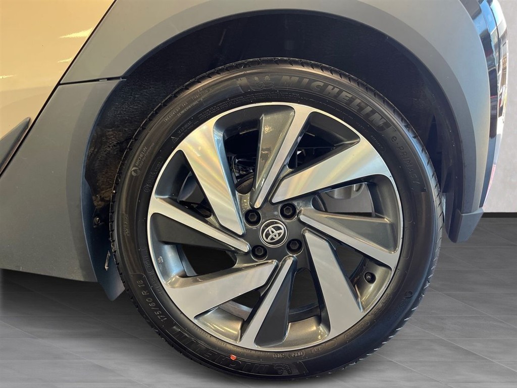 Toyota Aygo X 1,0 VVT-I Air Envy 72HK 5d - Image 18