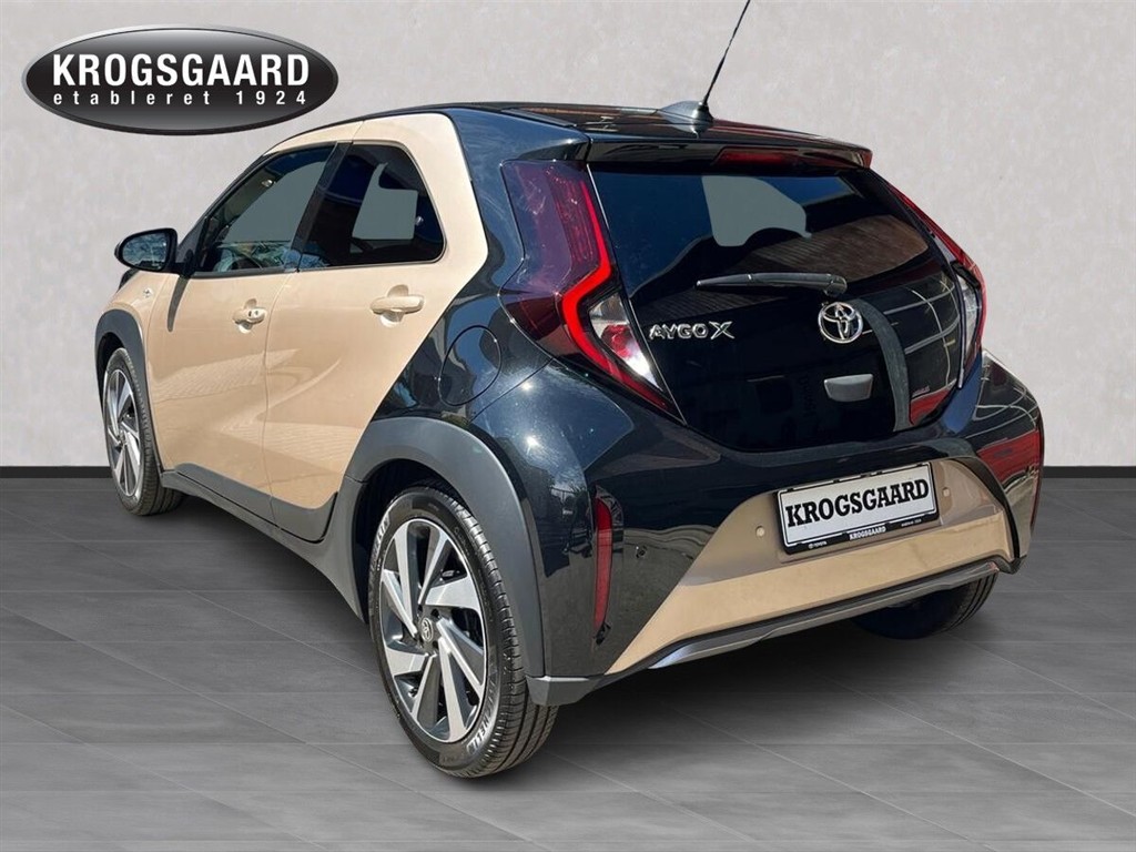 Toyota Aygo X 1,0 VVT-I Air Envy 72HK 5d - Image 3