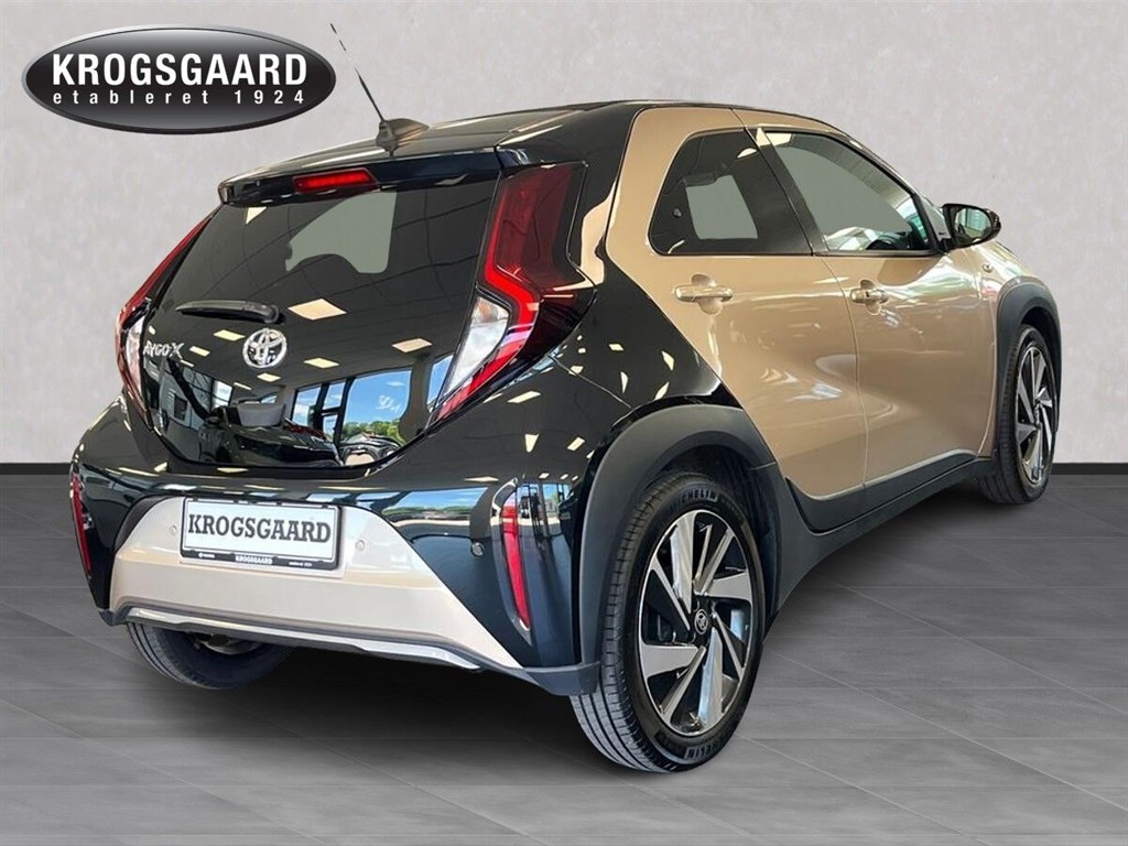 Toyota Aygo X 1,0 VVT-I Air Envy 72HK 5d - Image 5
