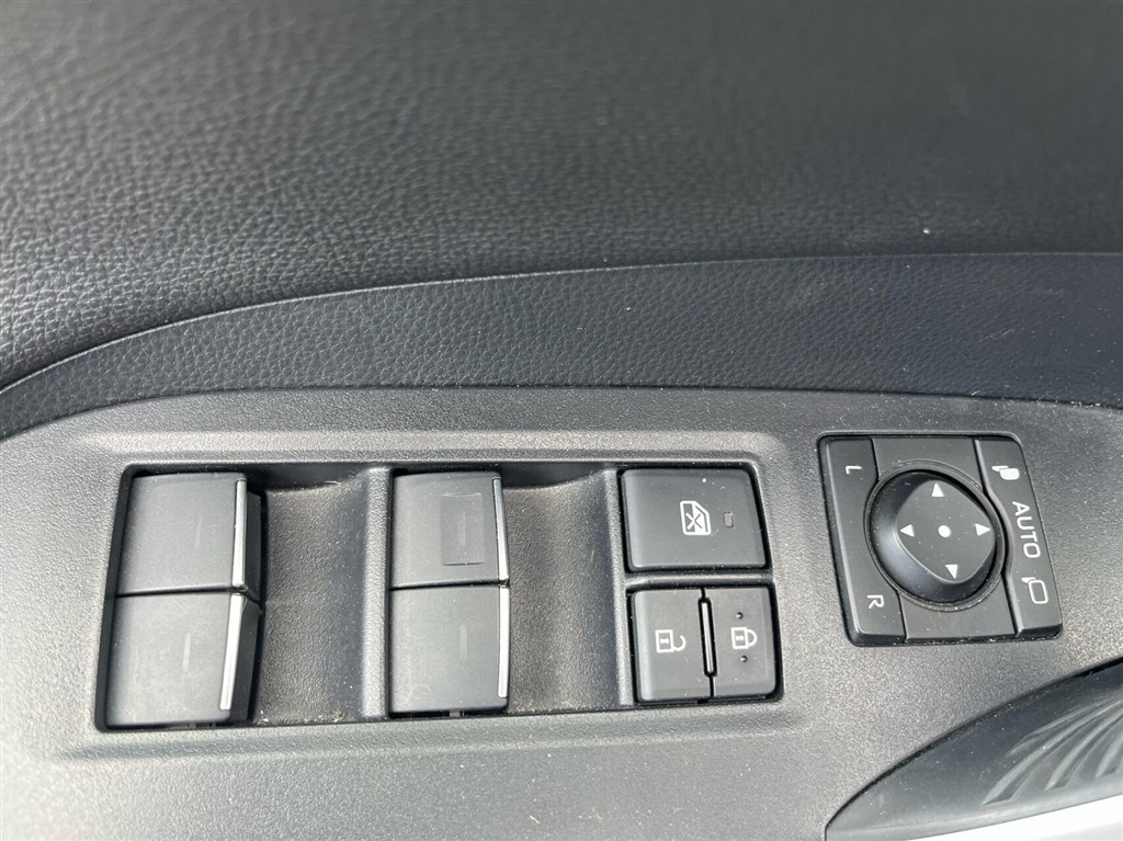 Toyota RAV4 Plug-in 2,5 Plugin-hybrid Style AWD 306HK 5d 6g Aut. - Image 9