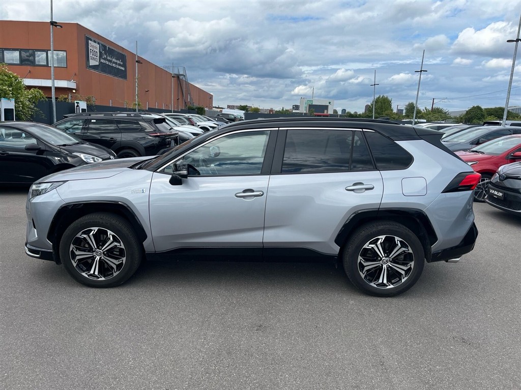 Toyota RAV4 Plug-in 2,5 Plugin-hybrid Style AWD 306HK 5d 6g Aut. - Image 2