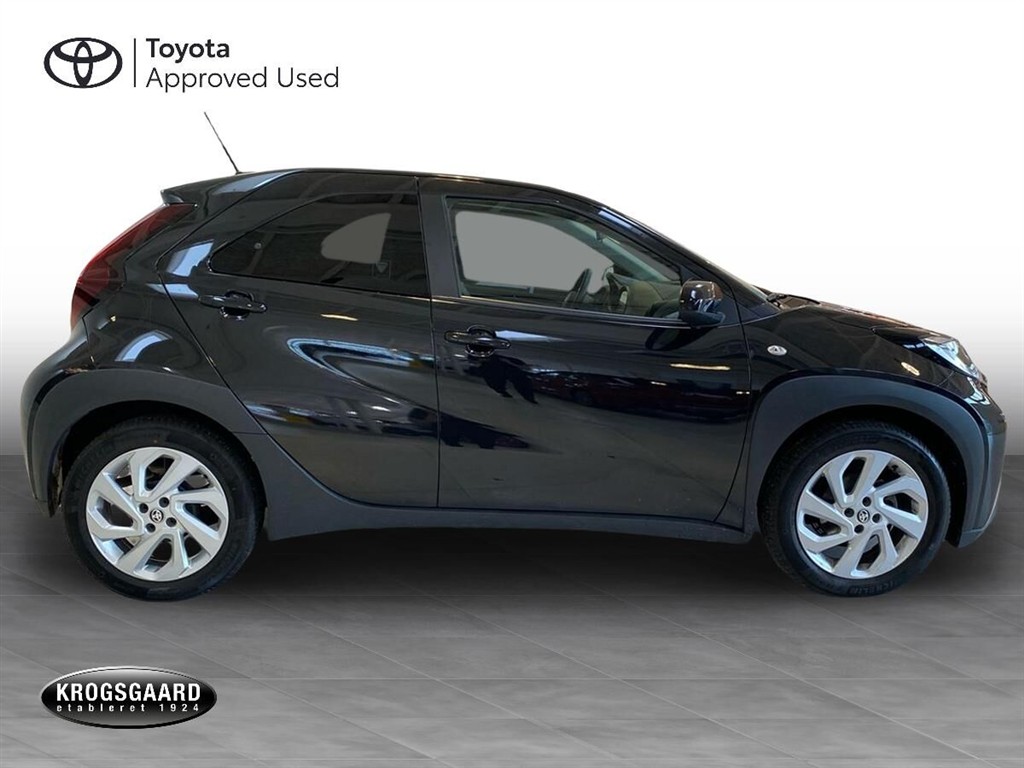 Toyota Aygo X 1,0 VVT-I Active 72HK 5d - Image 8