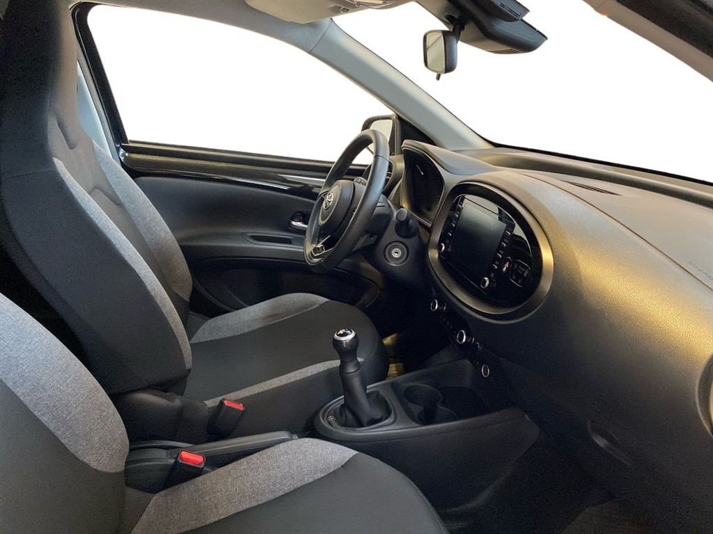 Toyota Aygo X 1,0 VVT-I Active 72HK 5d - Image 15