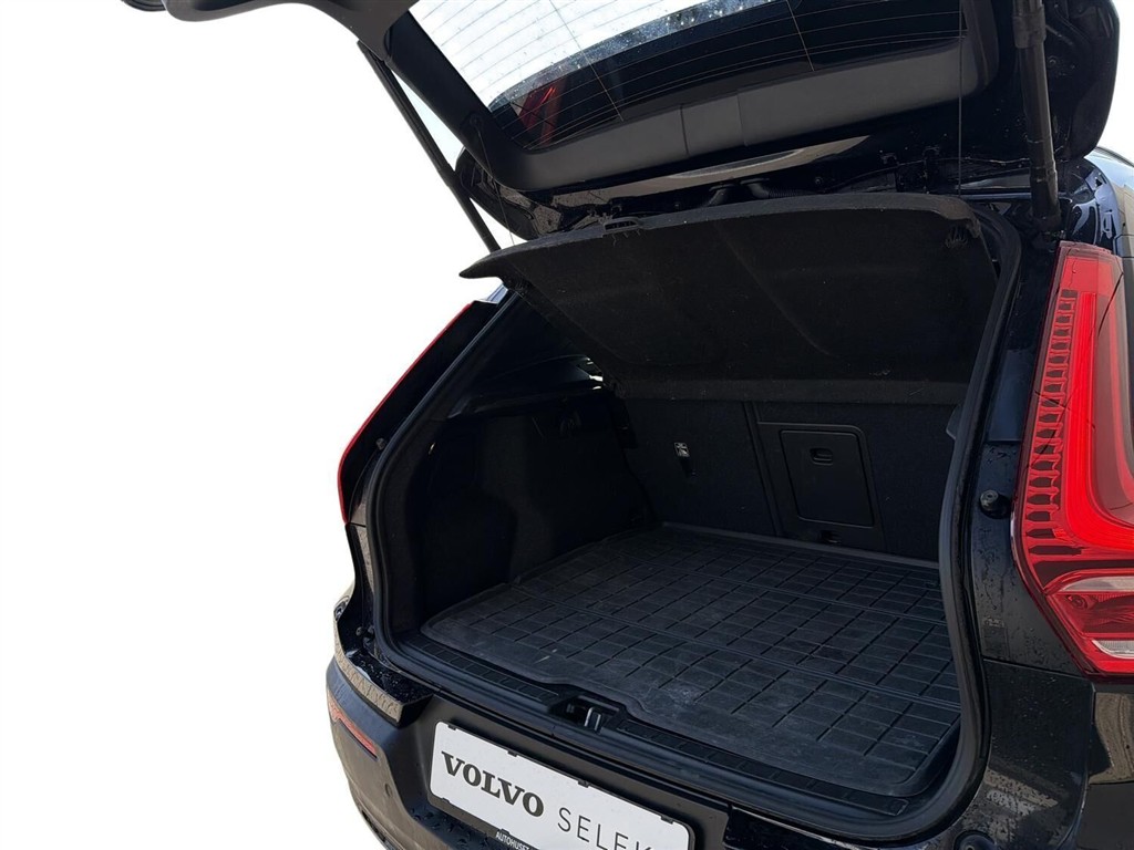Volvo XC40 Recharge Extended Range Ultimate 252HK 5d Aut. - Image 11