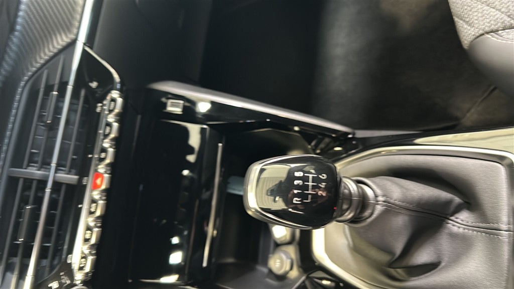 Peugeot 2008 1,2 PureTech Allure 100HK 5d 6g - Image 13