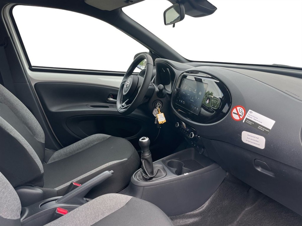 Toyota Aygo X 1,0 VVT-I Active 72HK 5d - Image 15