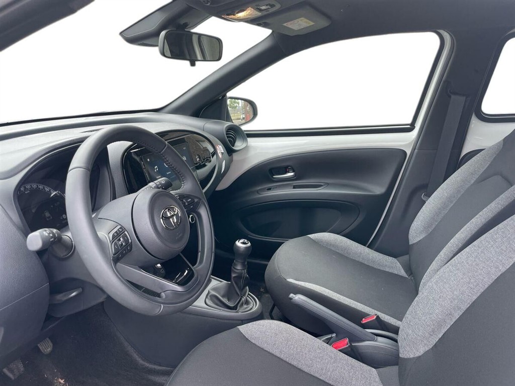 Toyota Aygo X 1,0 VVT-I Active 72HK 5d - Image 18