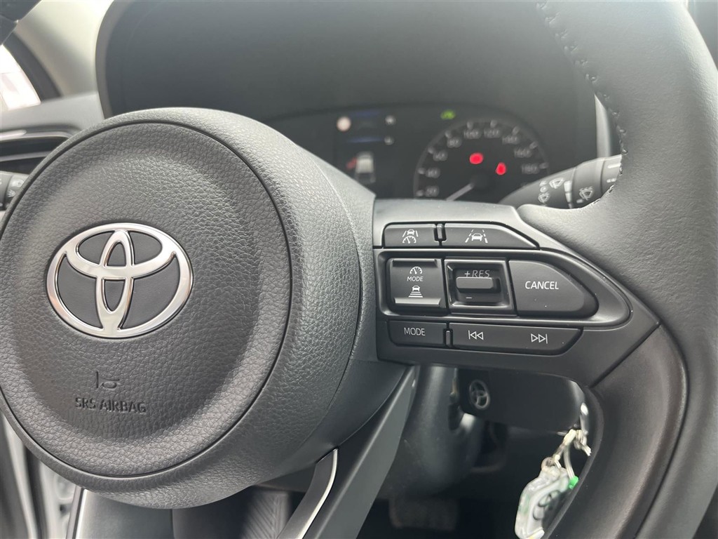 Toyota Yaris 1,5 Hybrid Essential 116HK 5d Trinl. Gear - Image 11