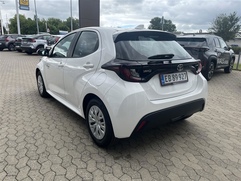 Toyota Yaris 1,5 Hybrid Essential 116HK 5d Trinl. Gear - Image 3
