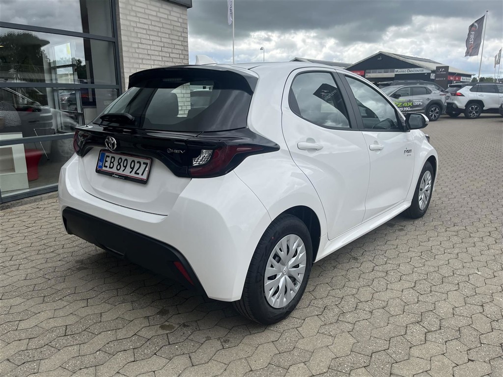 Toyota Yaris 1,5 Hybrid Essential 116HK 5d Trinl. Gear - Image 4