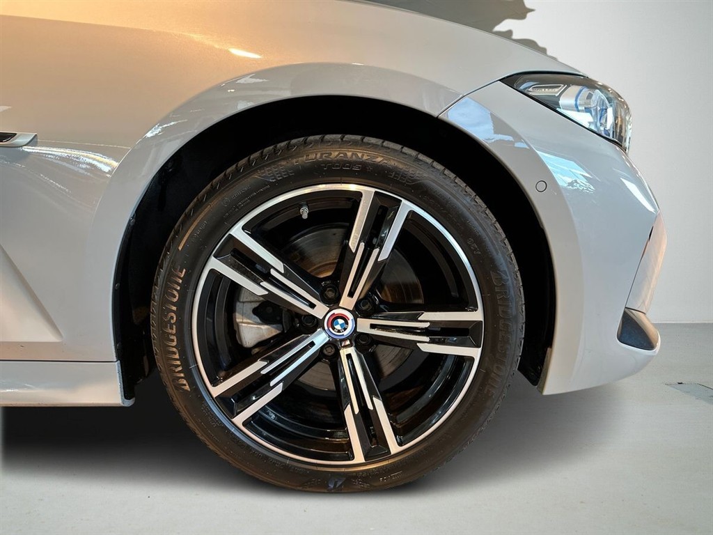 BMW 330e Touring 2,0 Plugin-hybrid M-Sport 292HK Stc 8g Aut. - Image 8